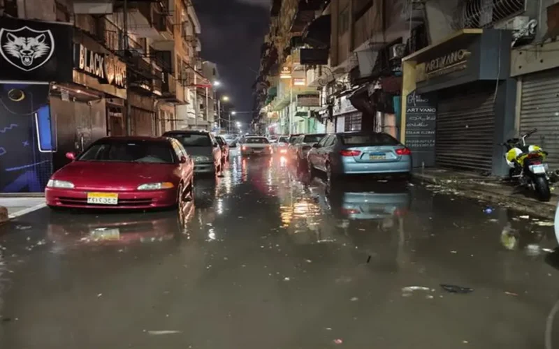 أمطار غزيرة تهطل على الجيزة.. الأرصاد تحذر من مخاطر البرق والرعد